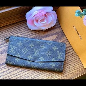 Authentic Louis Vuitton Sarah wallet